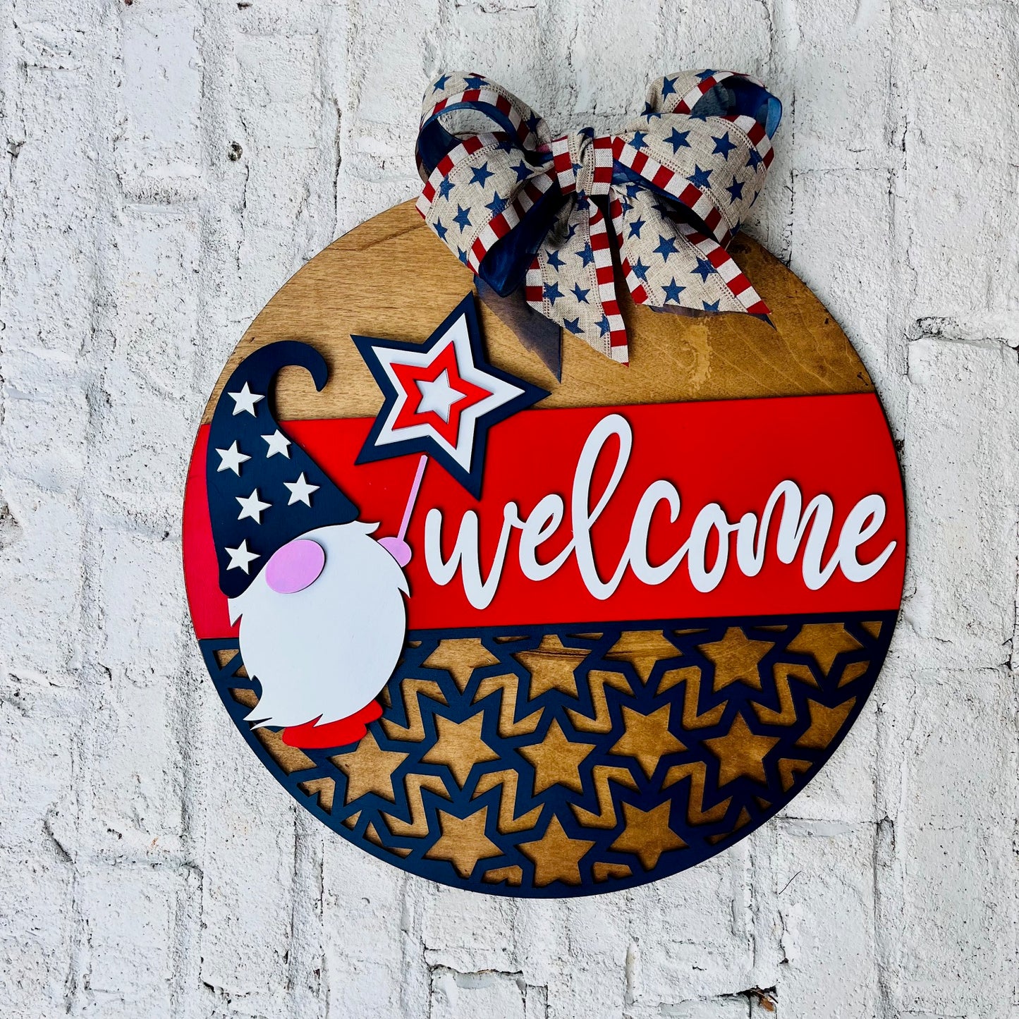 Round America Welcome Sign