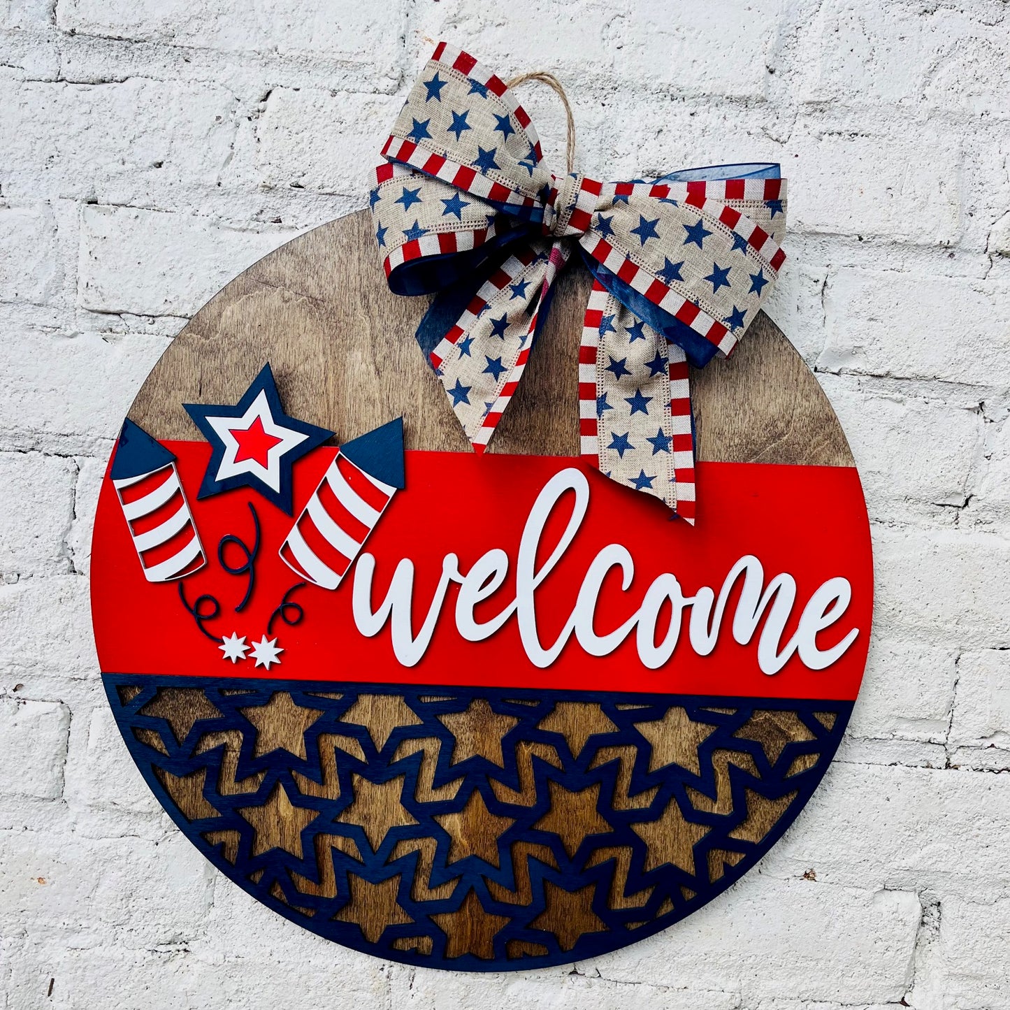 Round America Welcome Sign