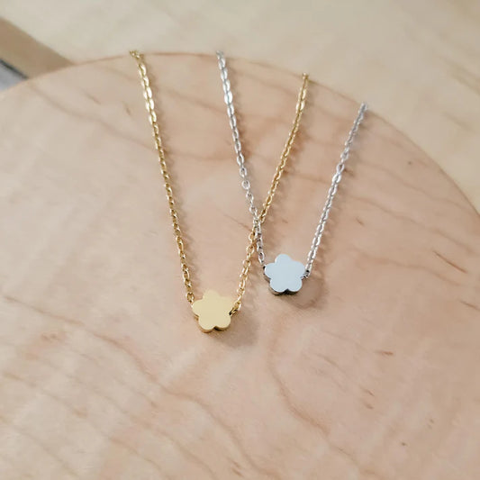 Tiny Flower Necklace - Engraved